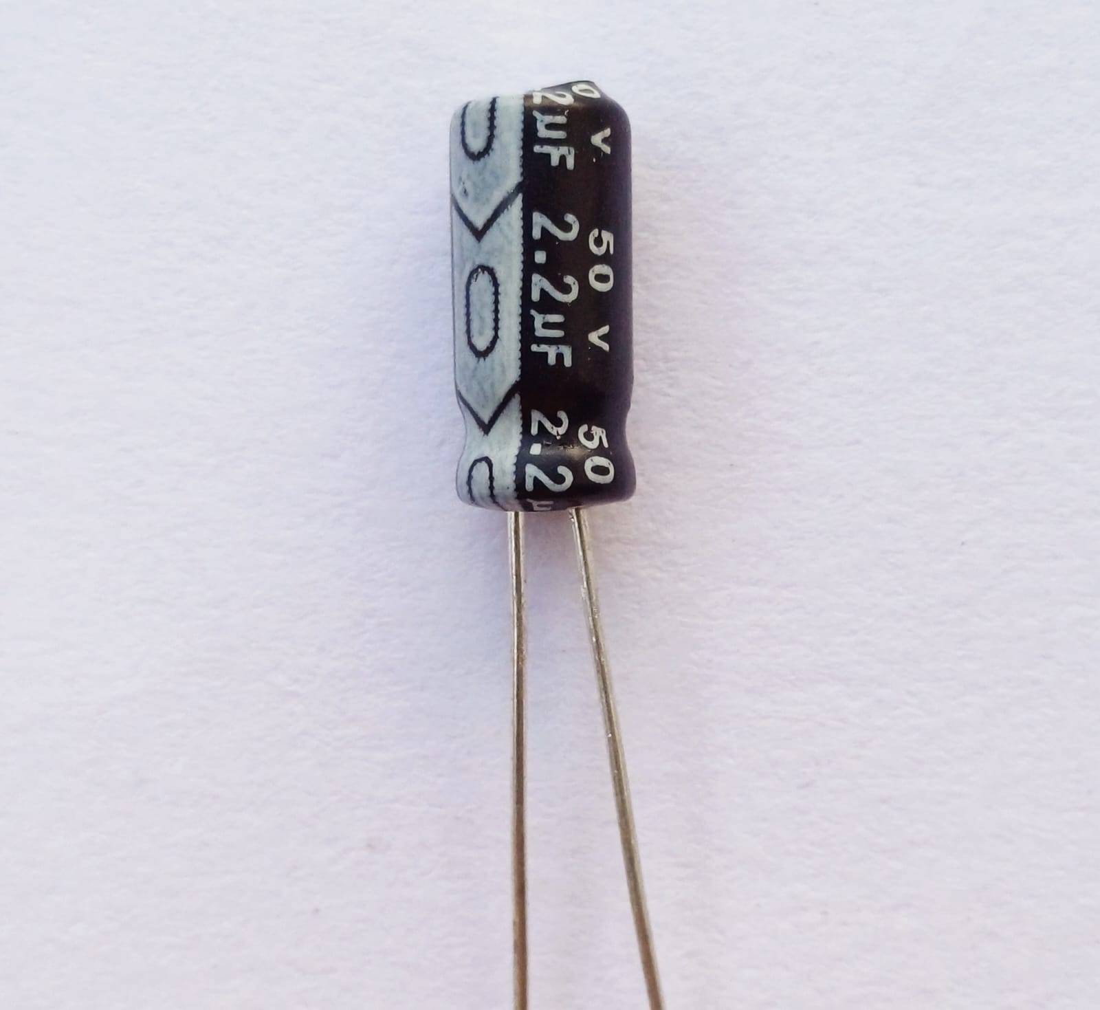 CAPACITOR ELCO 2,2UF 50V 105° 5mm x 11mm