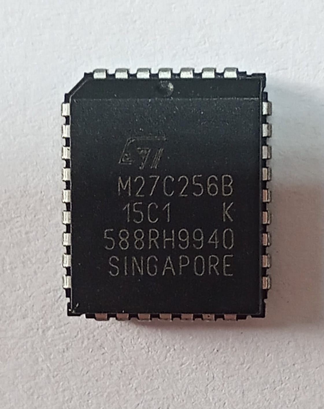 27C256 PLCC - M27C256B-15C1