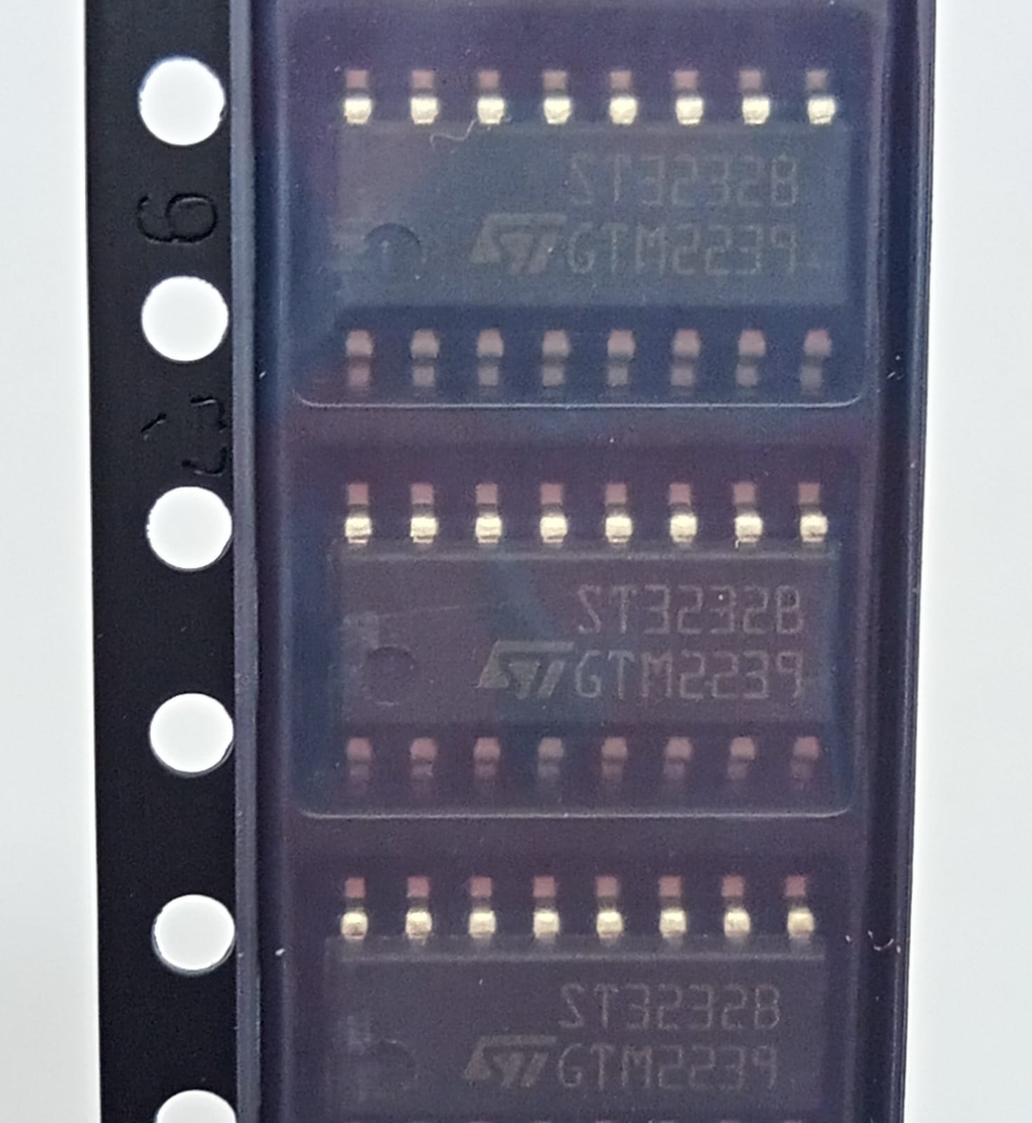 MAX3232 SMD = ST3232BDR SO-16