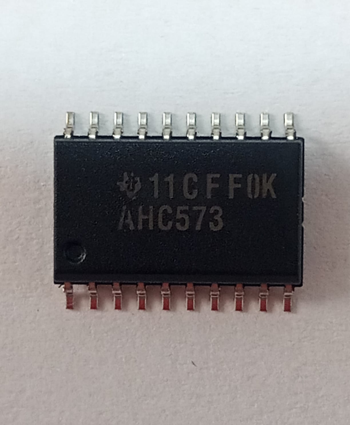 74AHC573 SMD - SN74AHC573DW