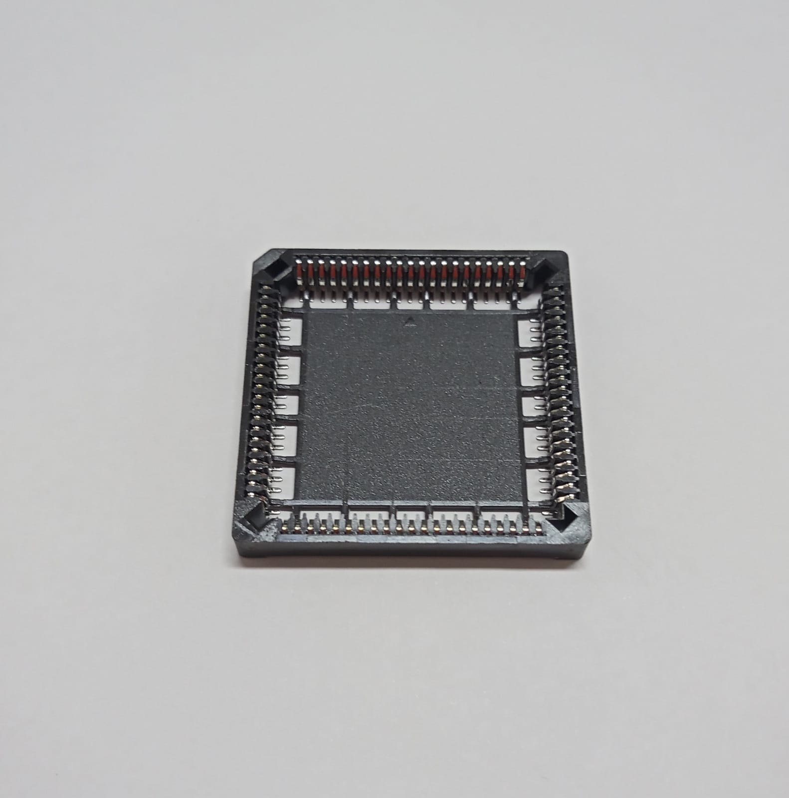 Soquete PLCC SMD 84 pinos