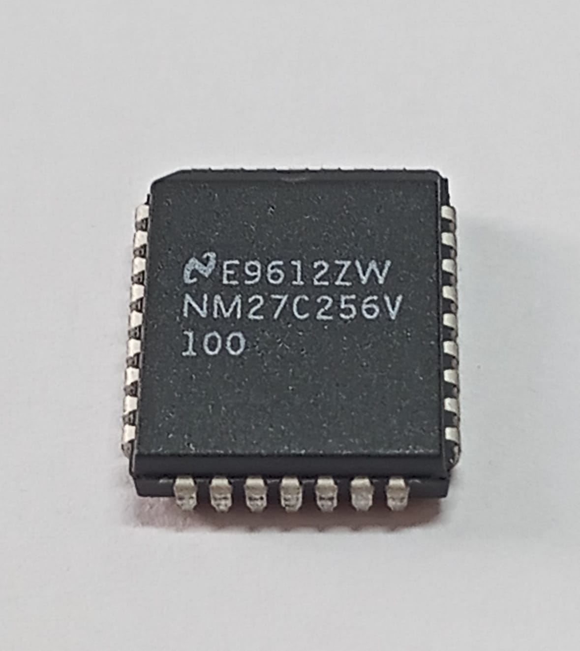 27C256 PLCC - NM27C256V-100