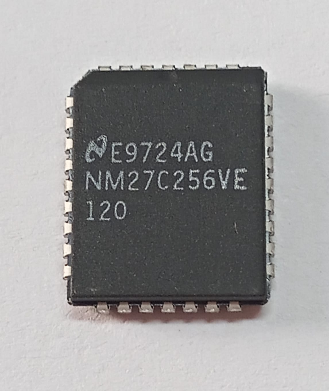 27C256 PLCC - NM27C256VE-120